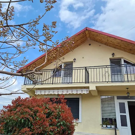 Lili Quarto em Acomodações Particulares *