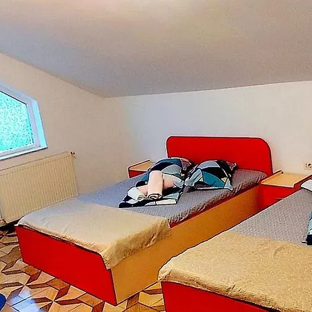 Quarto em Acomodações Particulares Lili *