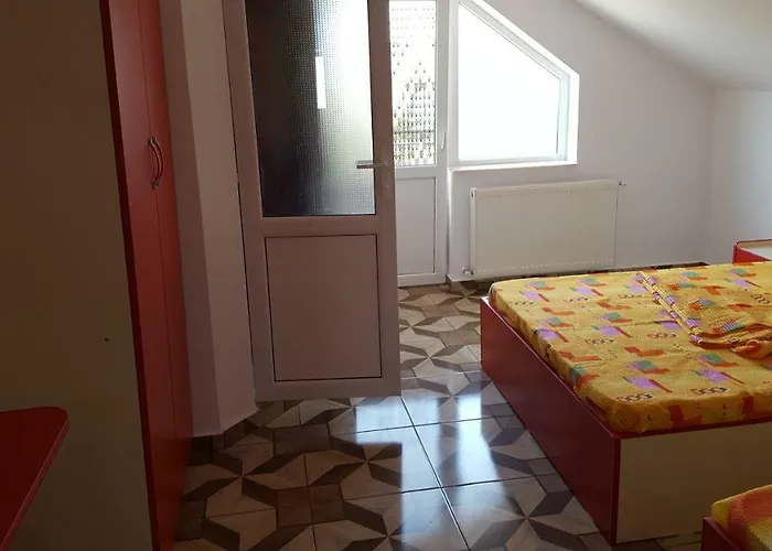 Lili Quarto em Acomodações Particulares