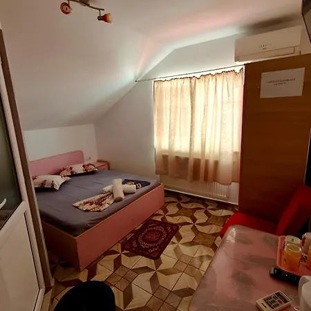 Lili Homestay *